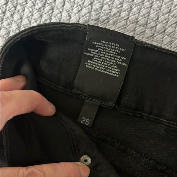 Kiya Tomlin Skinny Jodpur black Jeans Sz25
3 for $10 on any item <$10 in closet! - Picture 3 of 5